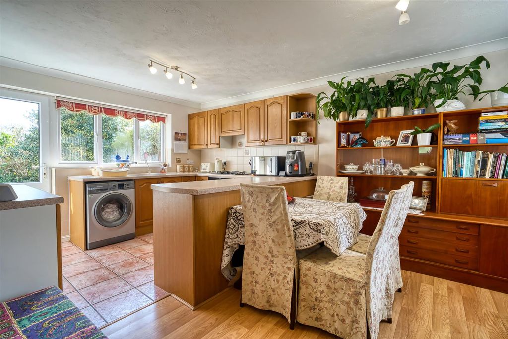 Property photo 2 of 8 Kitchen Diner