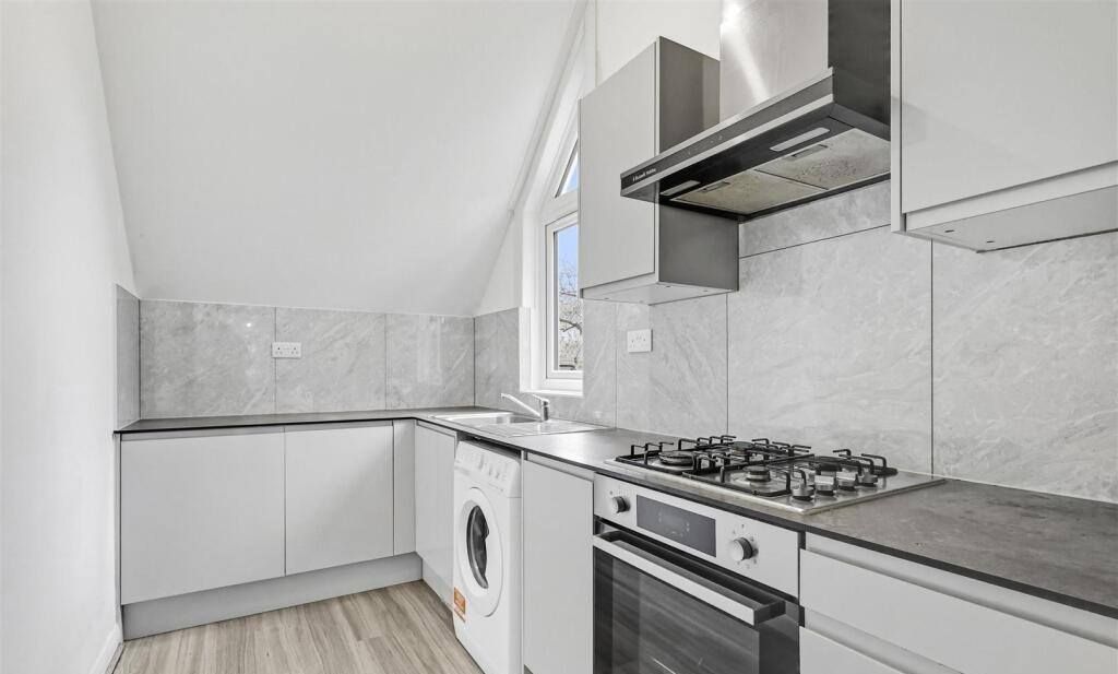 Property photo 3 of 11 Gallery