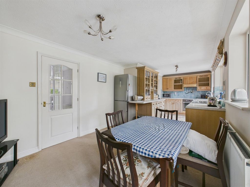 Property photo 3 of 15 Cam02541G0-Pr0477-Still022.Jpg