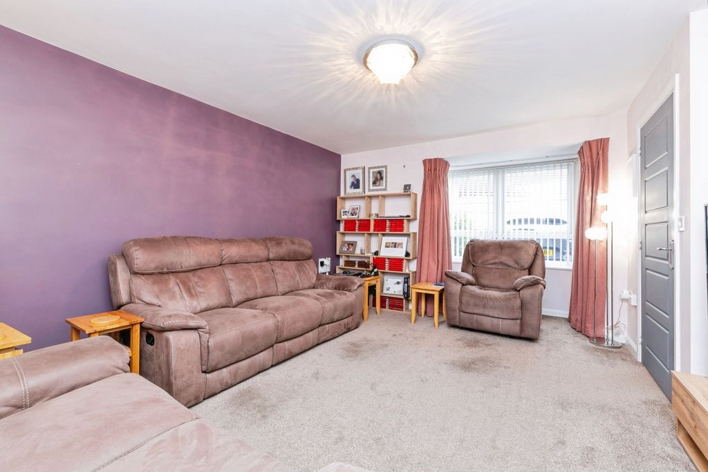 Property photo 2 of 16 Photo