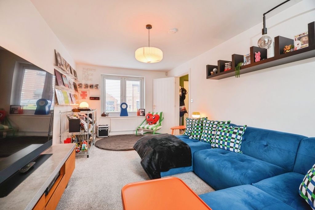 Property photo 3 of 23