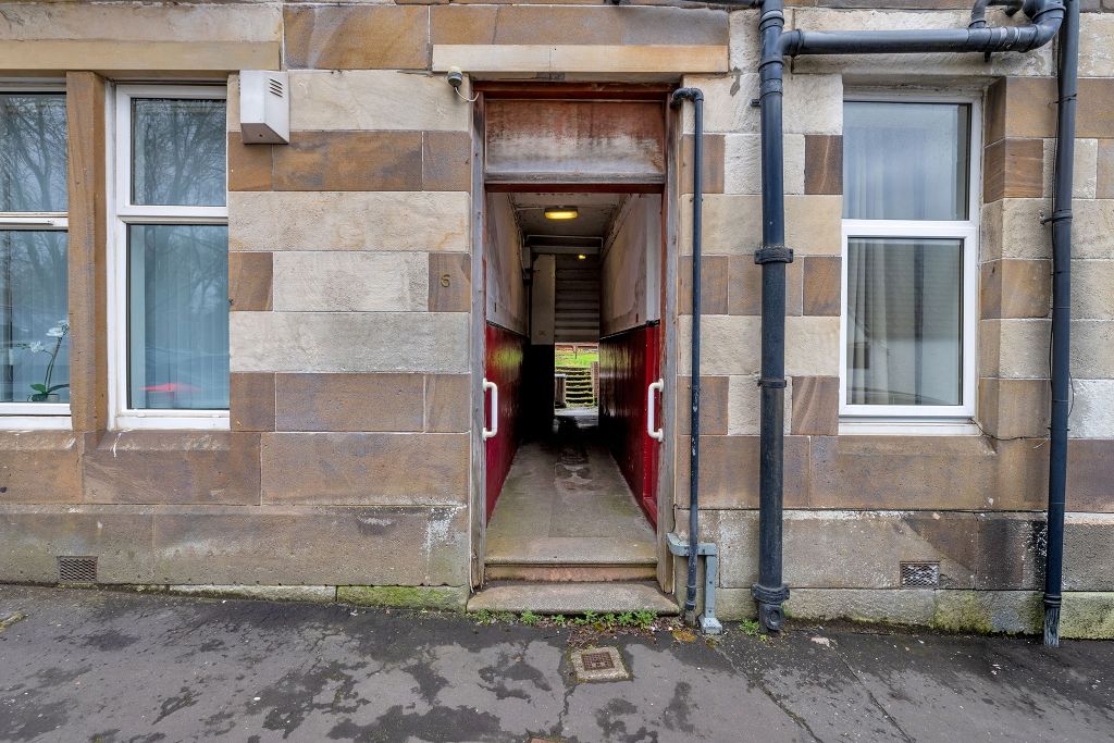 Property photo 3 of 18 2