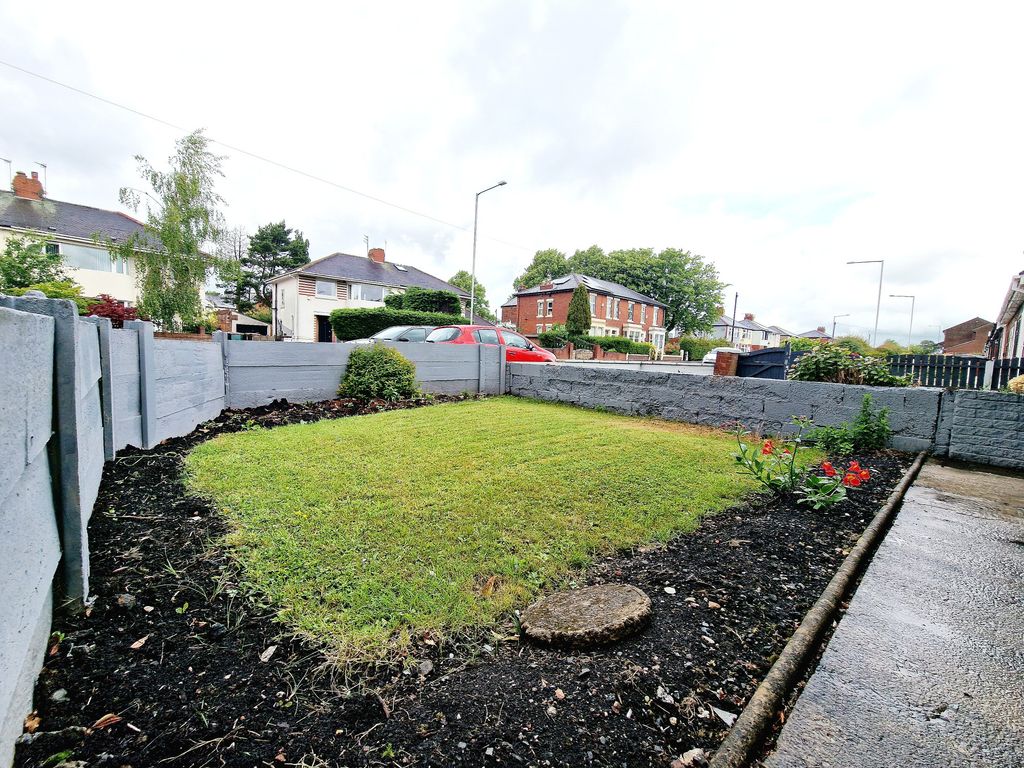 Property photo 2 of 22