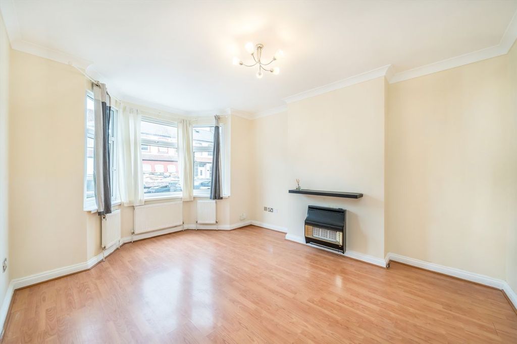 Property photo 1 of 9