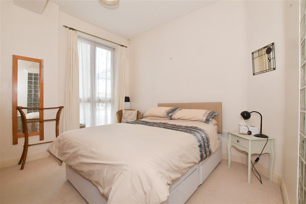 Property photo 3 of 7 Bedroom 1