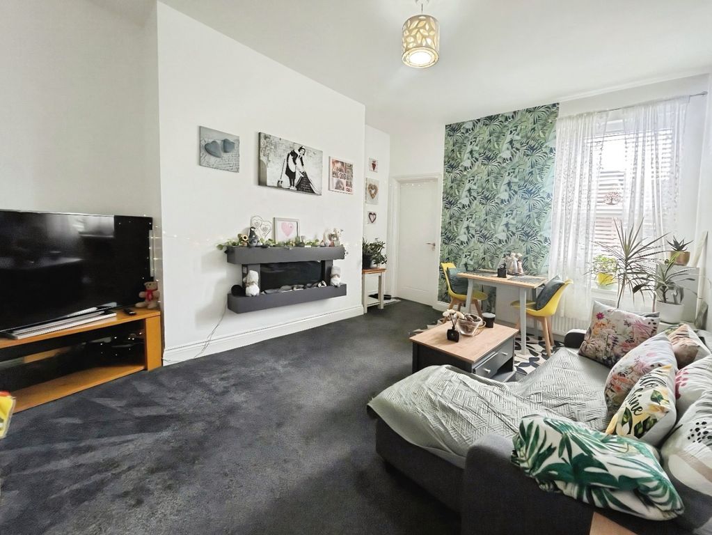 Property photo 2 of 14 5353433