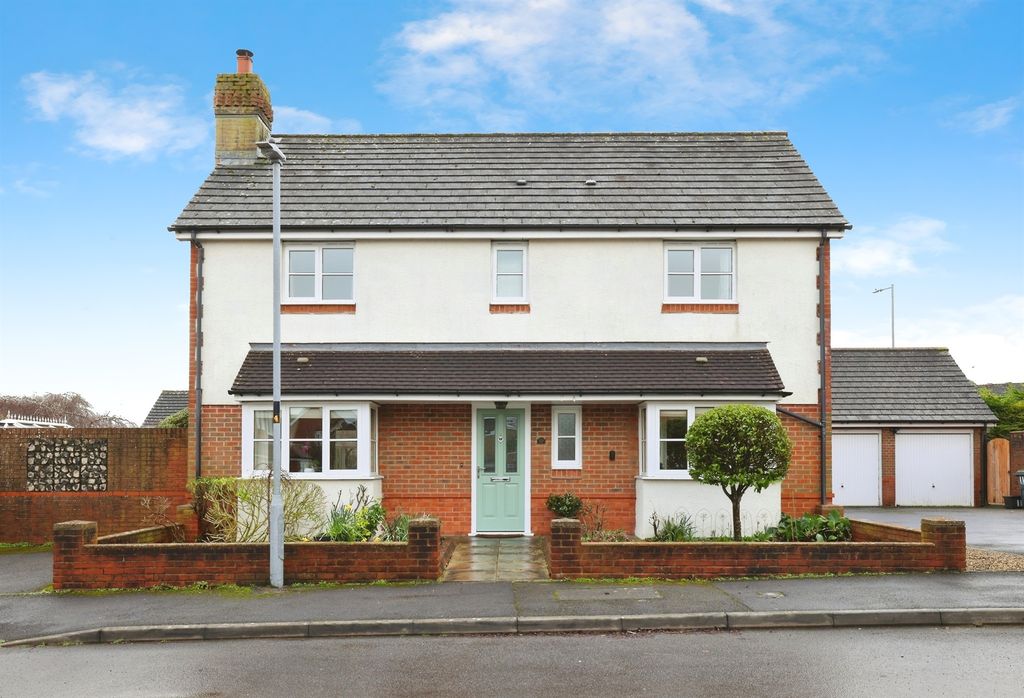 Property photo 1 of 40