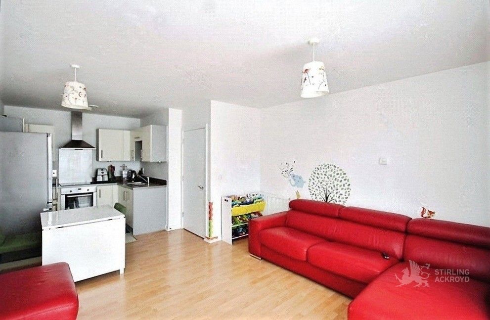 Property photo 1 of 8 Kitchen/Reception