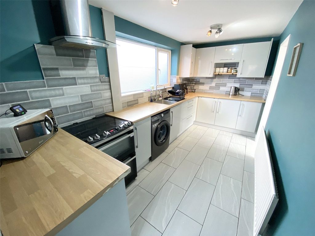 Property photo 2 of 21 Picture No. 24