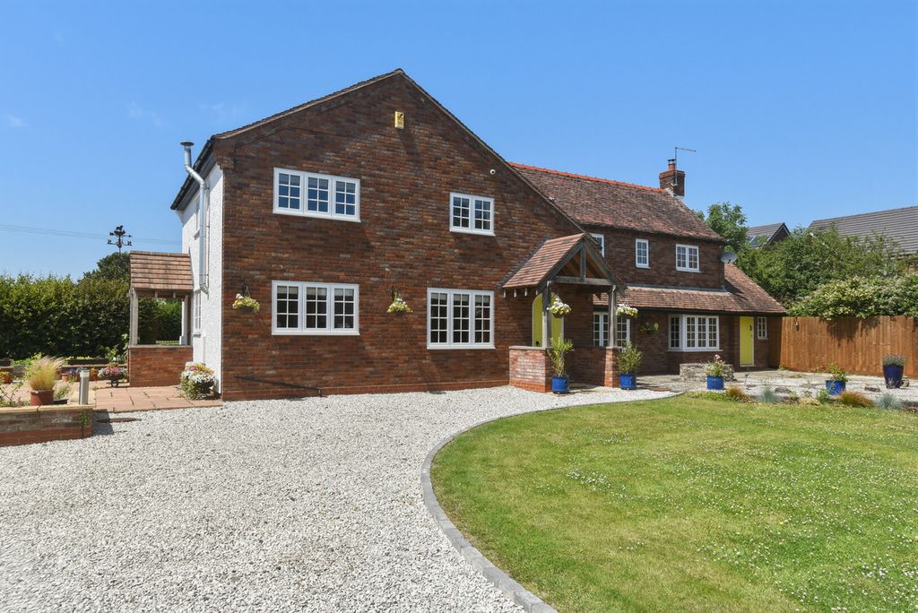 Property photo 1 of 40