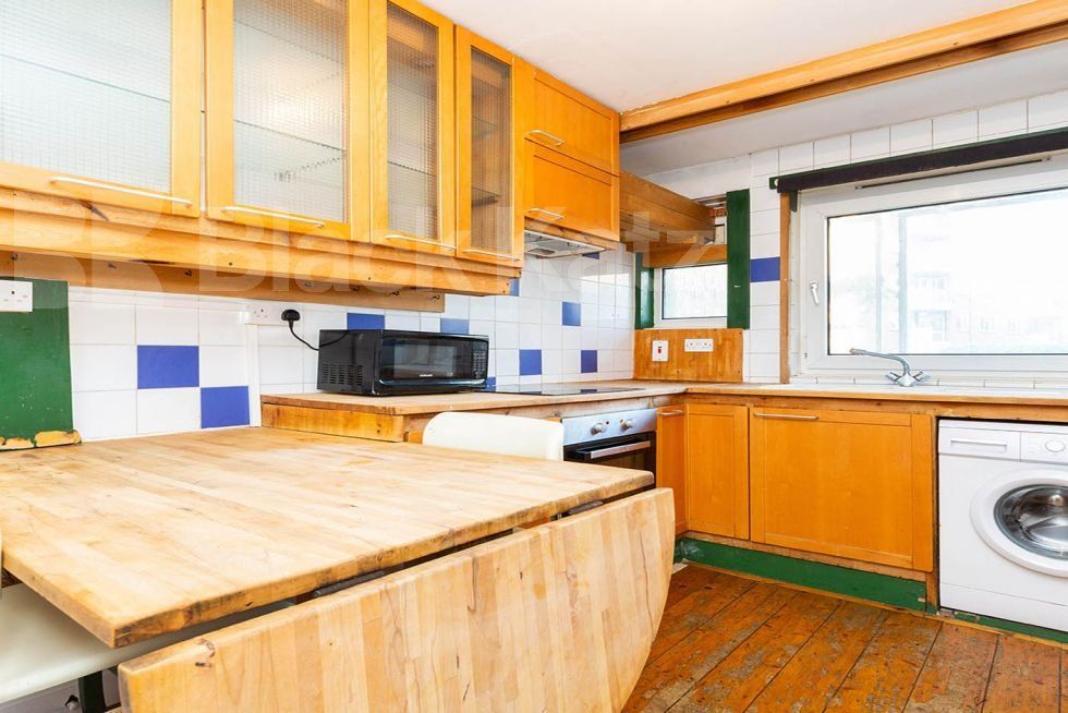 Property photo 3 of 11