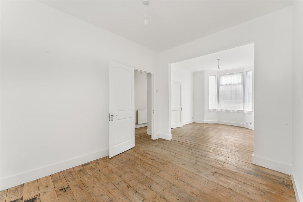 Property photo 2 of 21 2