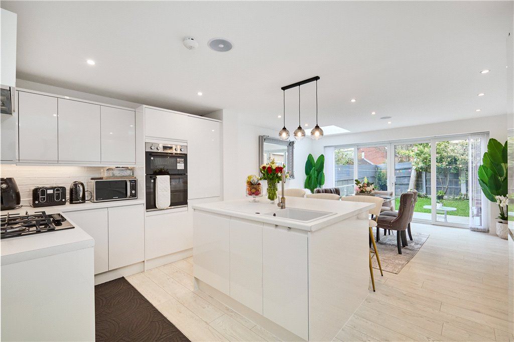 Property photo 3 of 25 Kitchen Diner