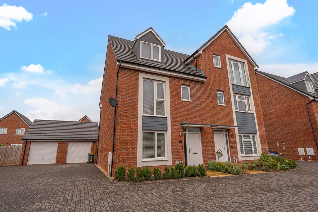 Property photo 1 of 33