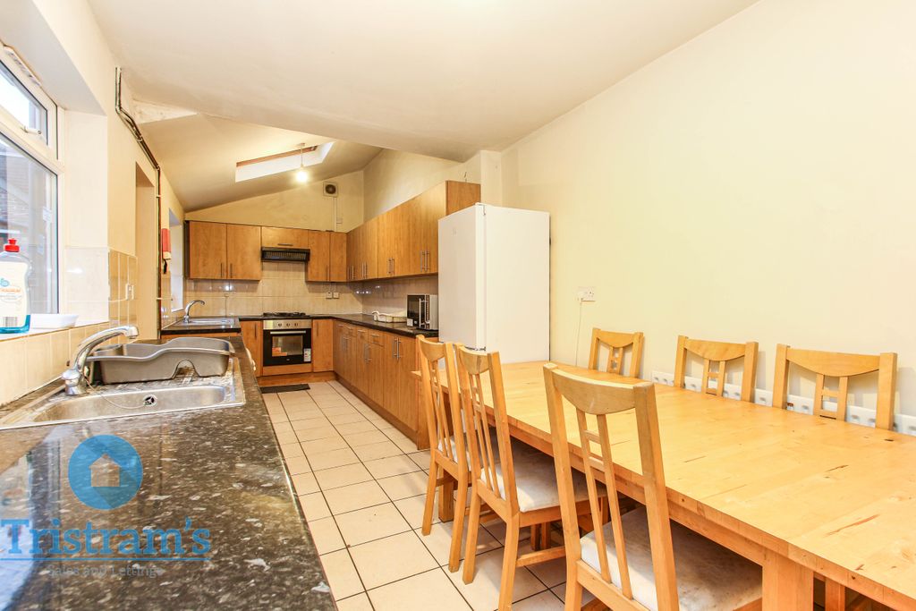 Property photo 1 of 21 Img_4391