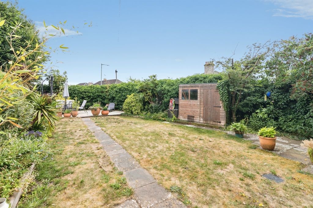 Property photo 2 of 17