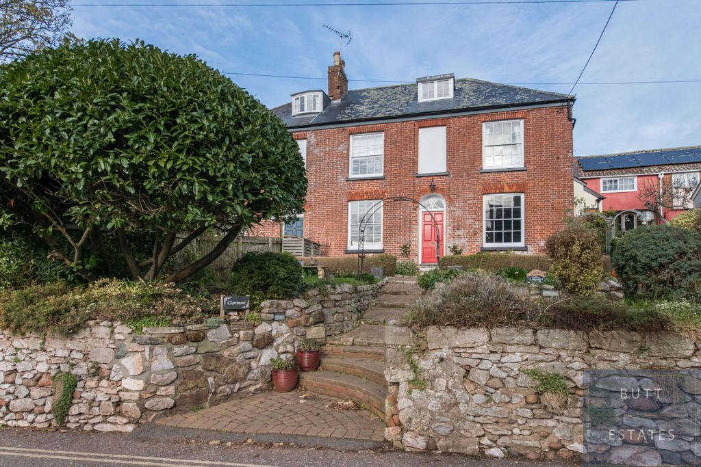 Property photo 1 of 28