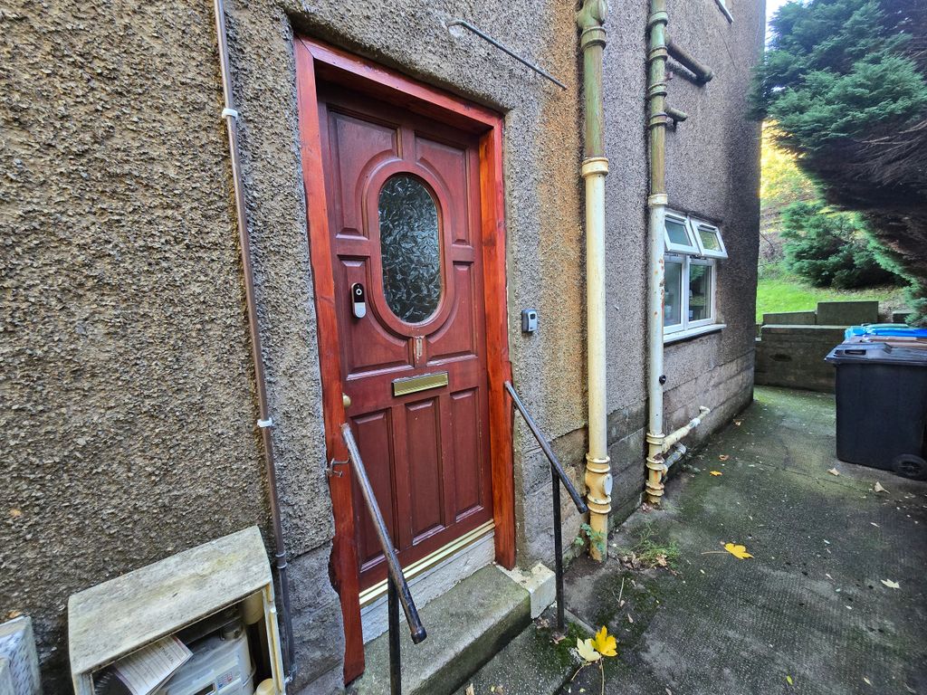 Property photo 2 of 11 2