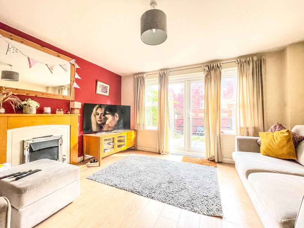 Property photo 2 of 24 Living Room