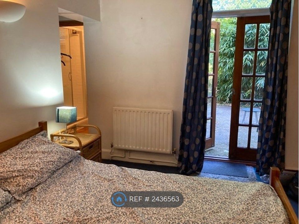 Property photo 3 of 10 Bedroom