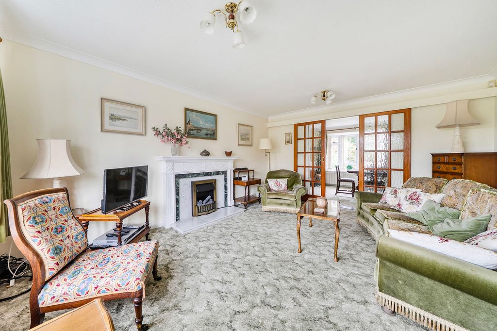 Property photo 2 of 18