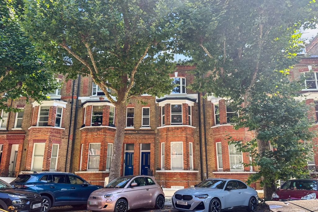 Property photo 1 of 9 Flat D, 222 Randolph Avenue, Maida Vale, London W9 1Pf