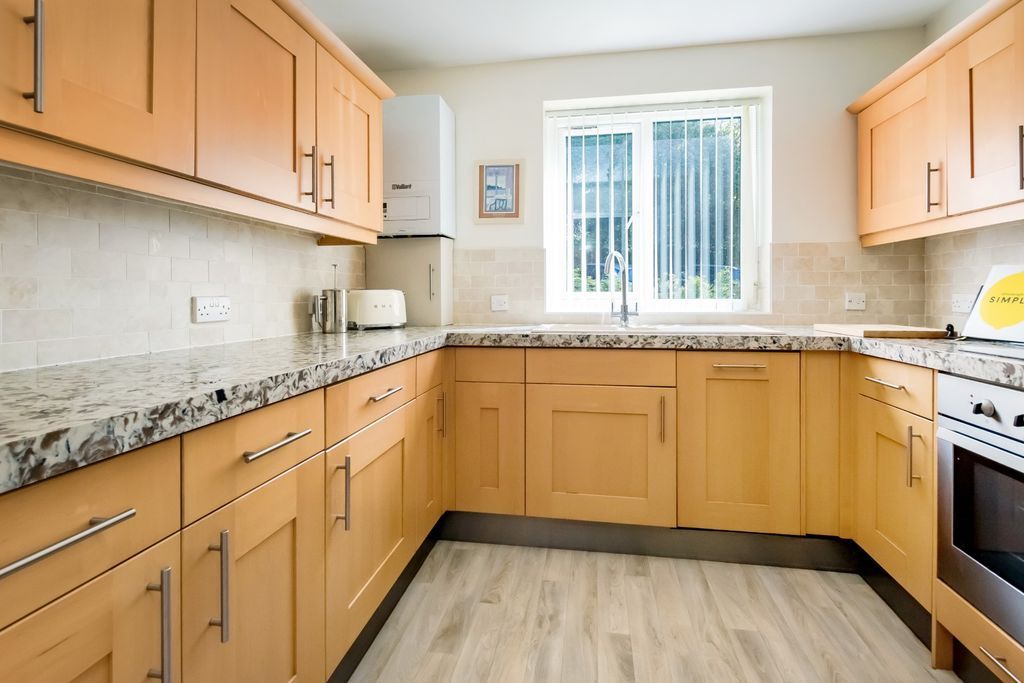 Property photo 3 of 15 Kitchen