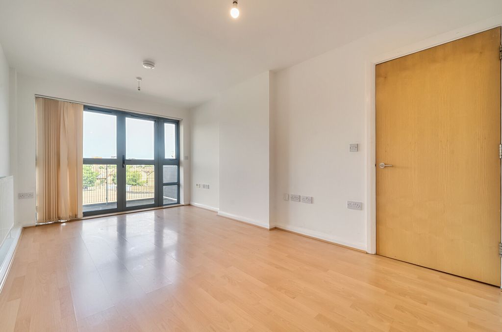 Property photo 2 of 13 1319801-10-6867Aa...