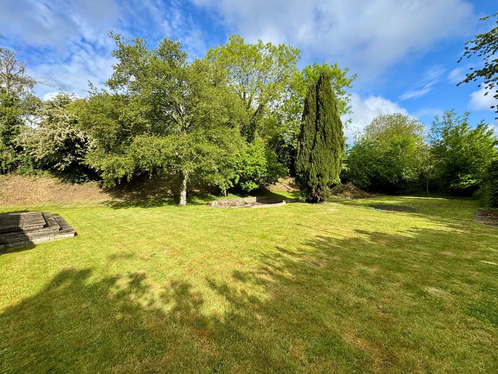 Property photo 2 of 14 Gard2