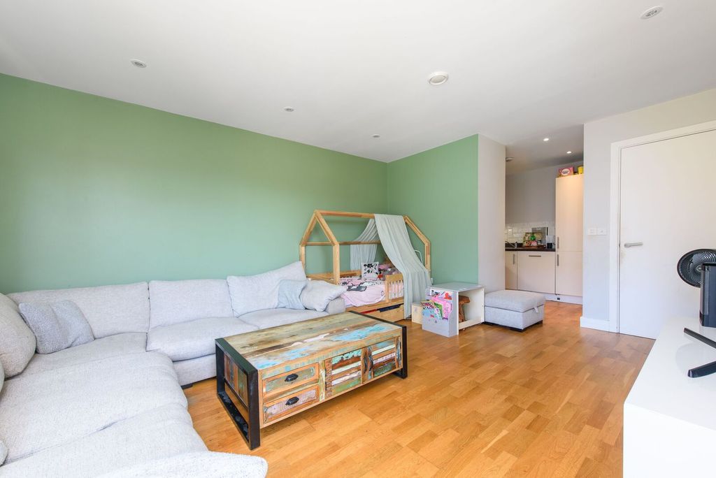 Property photo 1 of 7