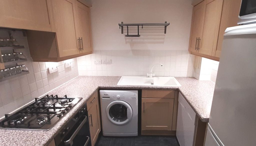 Property photo 3 of 6