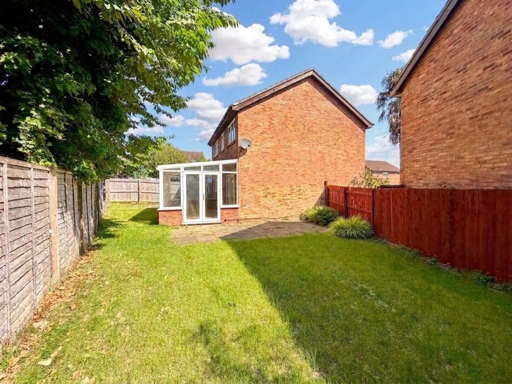 Property photo 2 of 13 Garden To Side Elevation