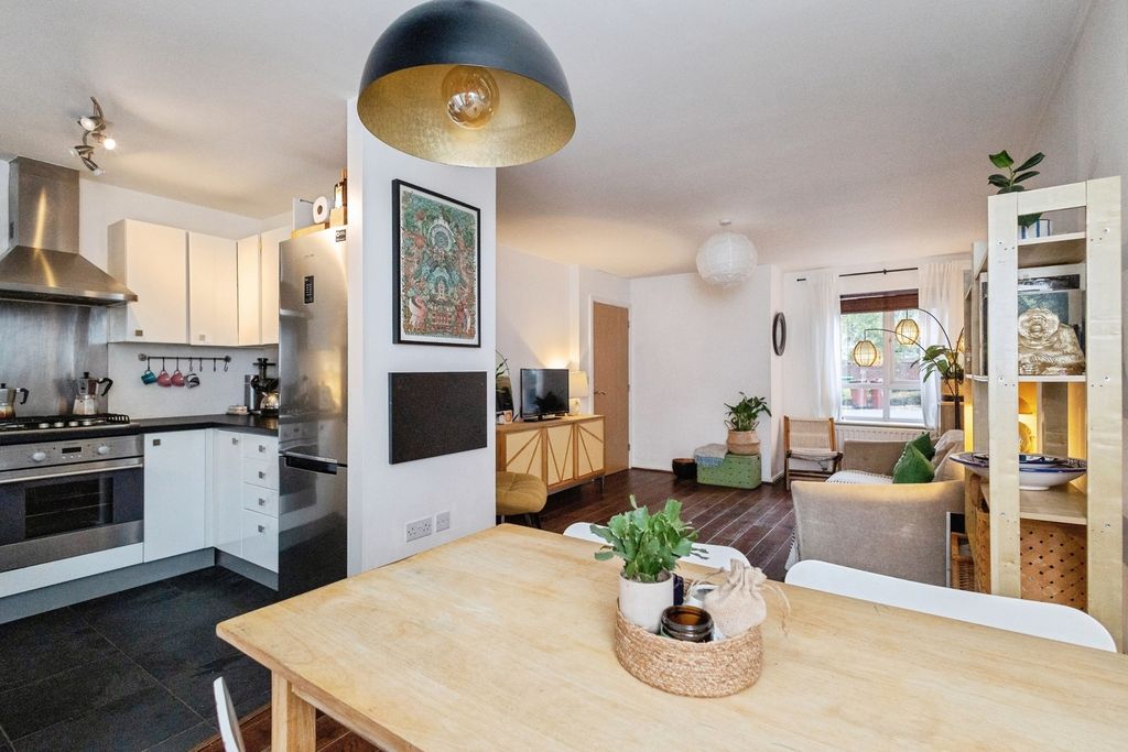 Property photo 3 of 17 Photo