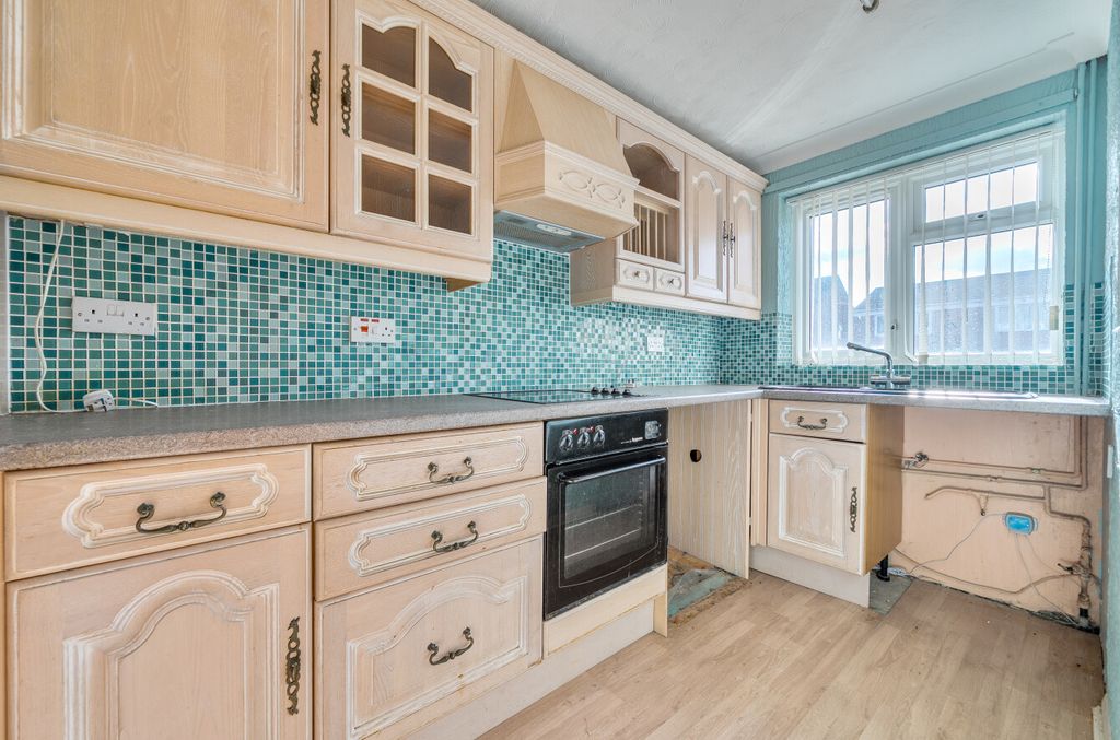 Property photo 3 of 12 1340447-24-68d2c1...