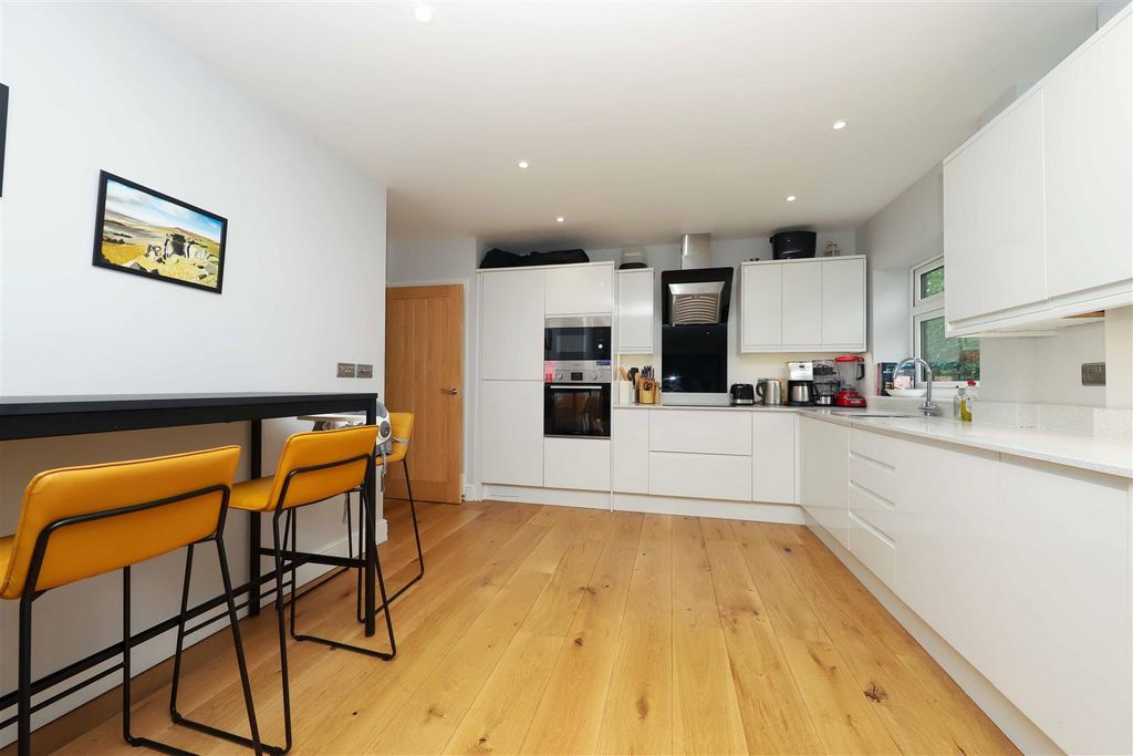 Property photo 2 of 16 Kitchen