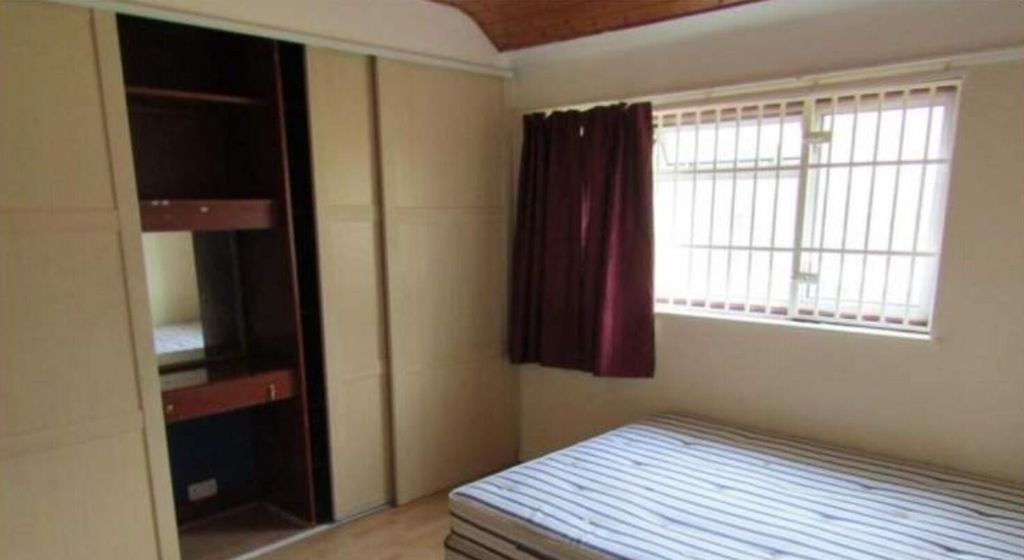 Property photo 1 of 9 Bedroom