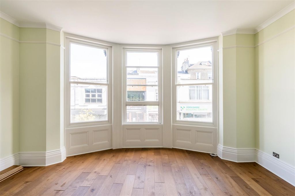 Property photo 3 of 18 5 Sillwood Terrace -5.Jpg