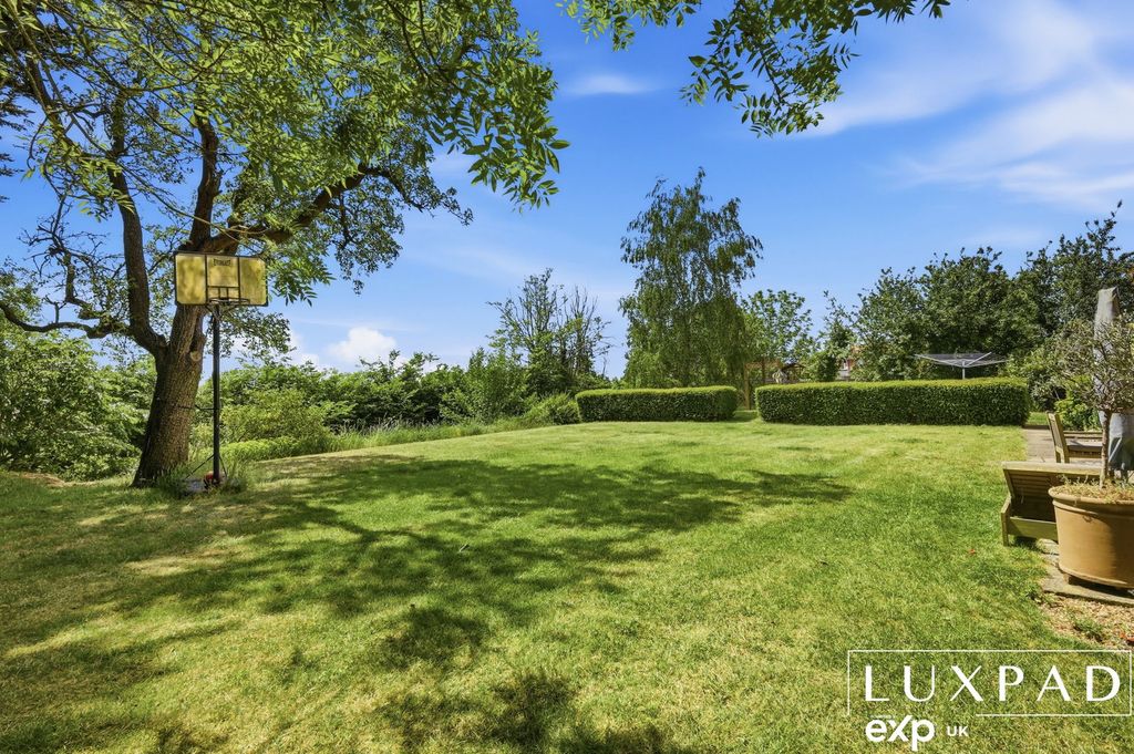 Property photo 3 of 42