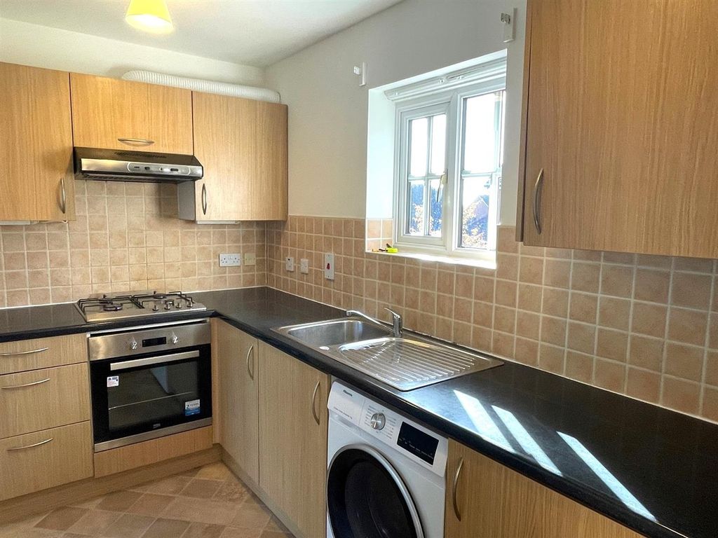 Property photo 2 of 9 Kitchen.Jpg