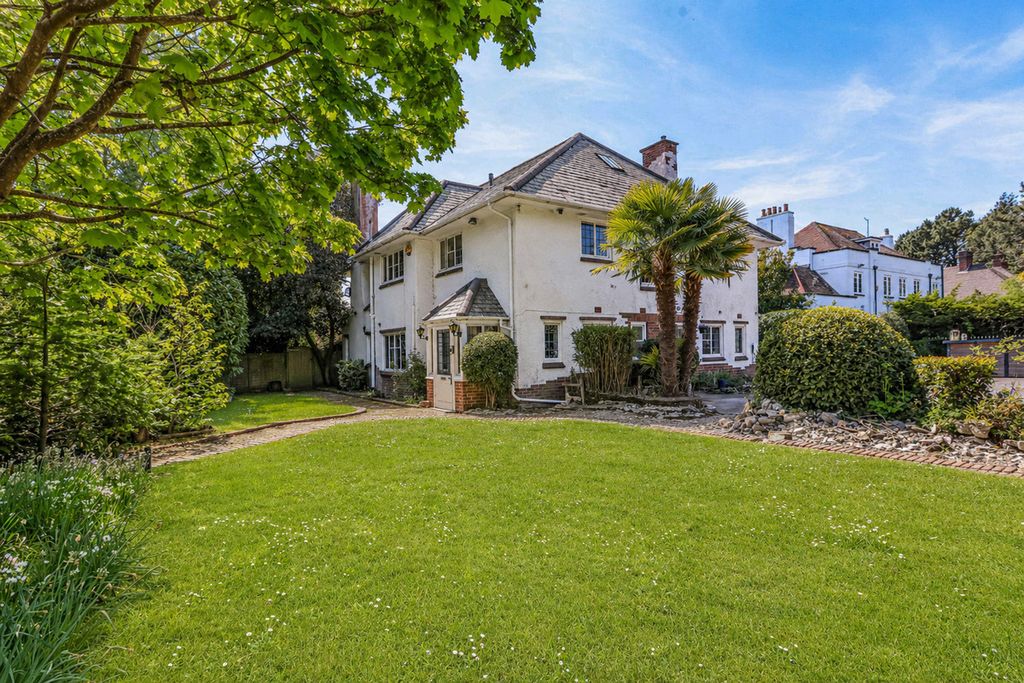 Property photo 2 of 19