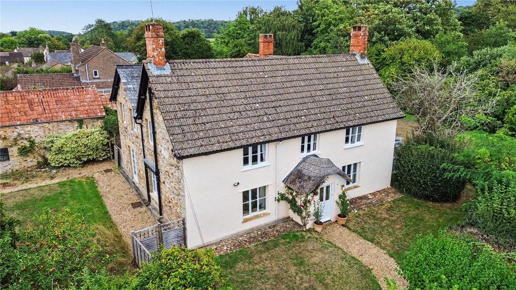 Property photo 2 of 41 Picture No. 47