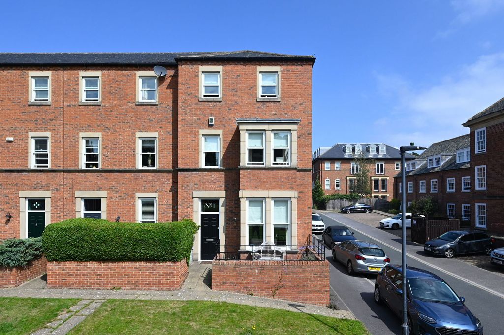 Property photo 1 of 23