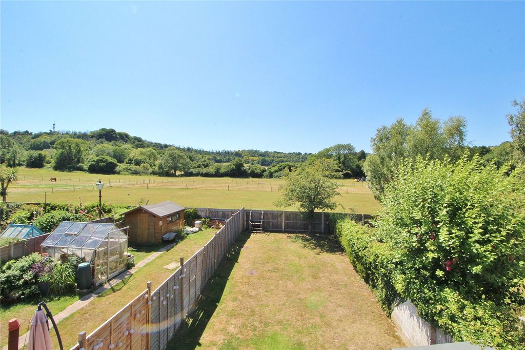 Property photo 2 of 22 Picture No. 32