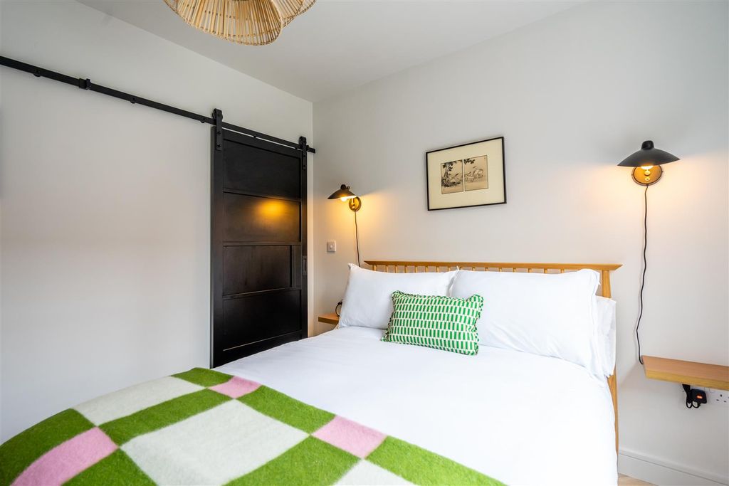 Property photo 3 of 7 2 Lund Court (26 Of 31).Jpg