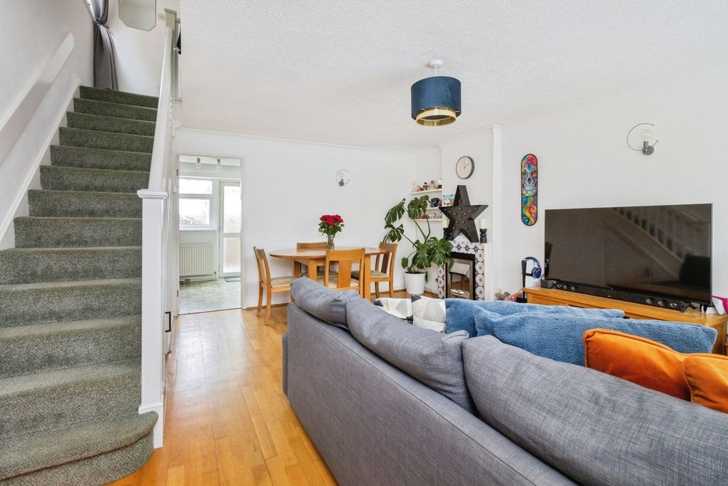 Property photo 2 of 17 Pbox-Img.Jpg