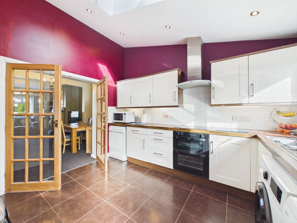 Property photo 2 of 15 4974615