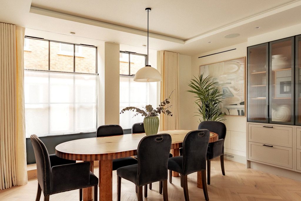 Property photo 3 of 19 Dining