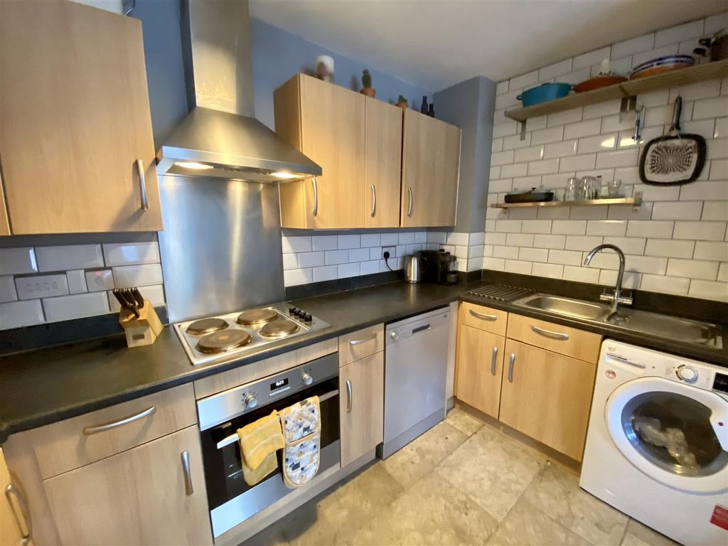 Property photo 2 of 7 9Bfe3E8D-7E10-4116-972A-11C64A363Efd.Jpeg