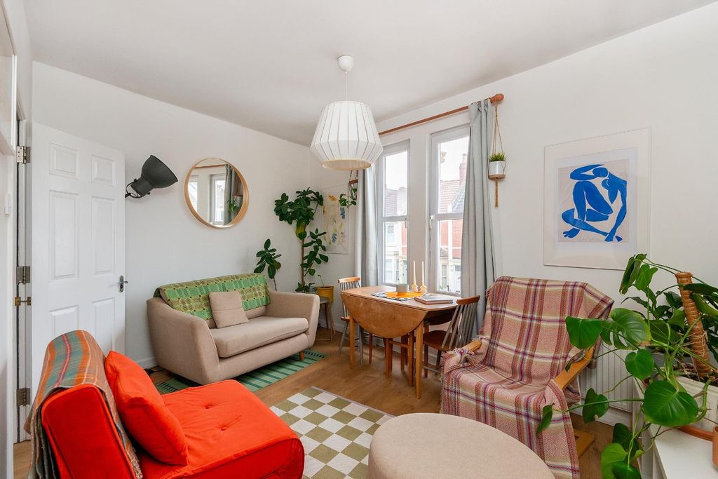 Property photo 1 of 23 1B7R4Br - Reception A.Jpg