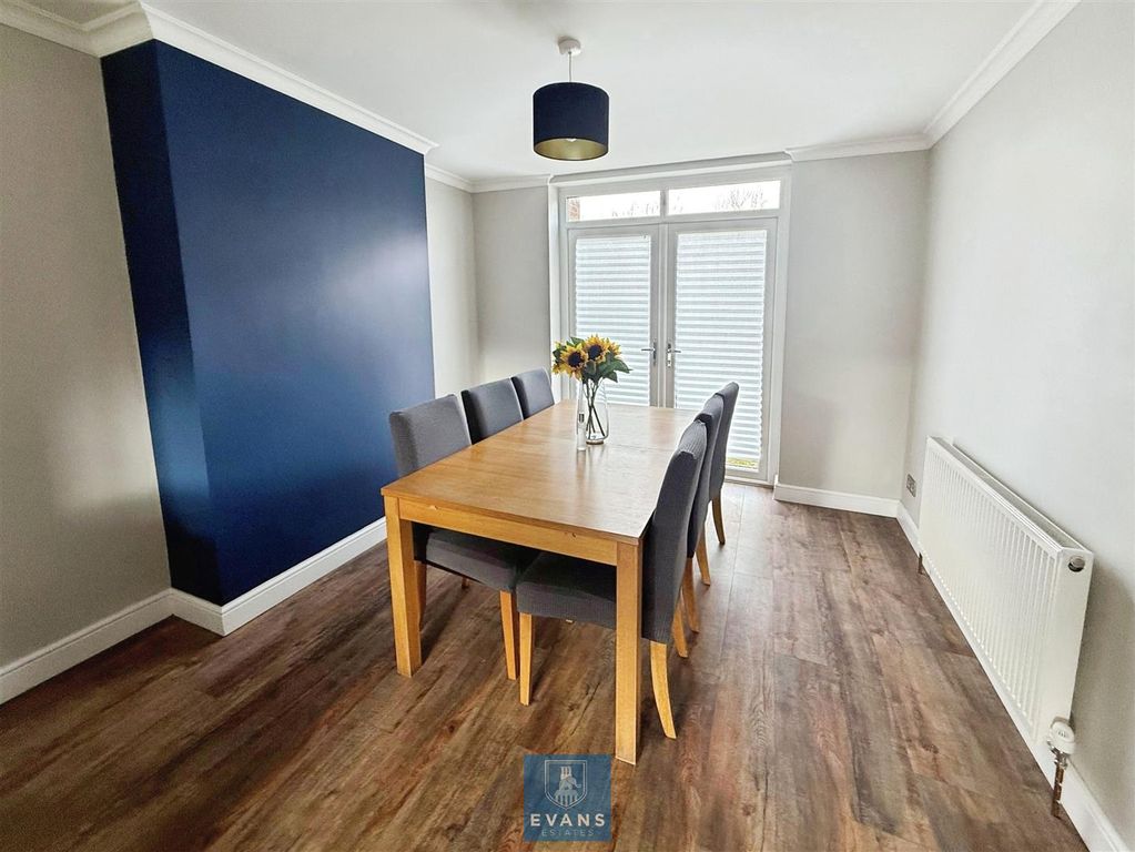 Property photo 3 of 16 Dining Room